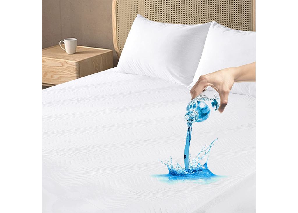 How to maintain a machine washable mattress protector?
